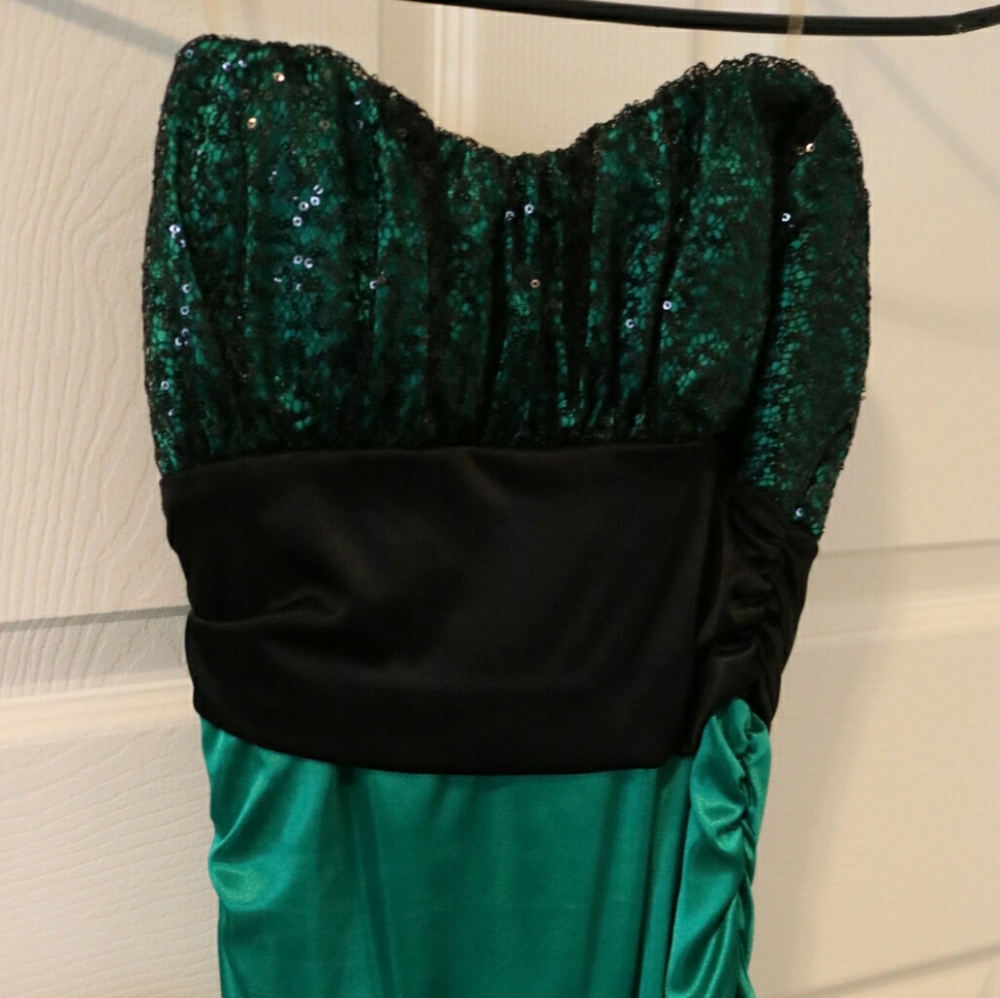 Green strapless sequence green dress